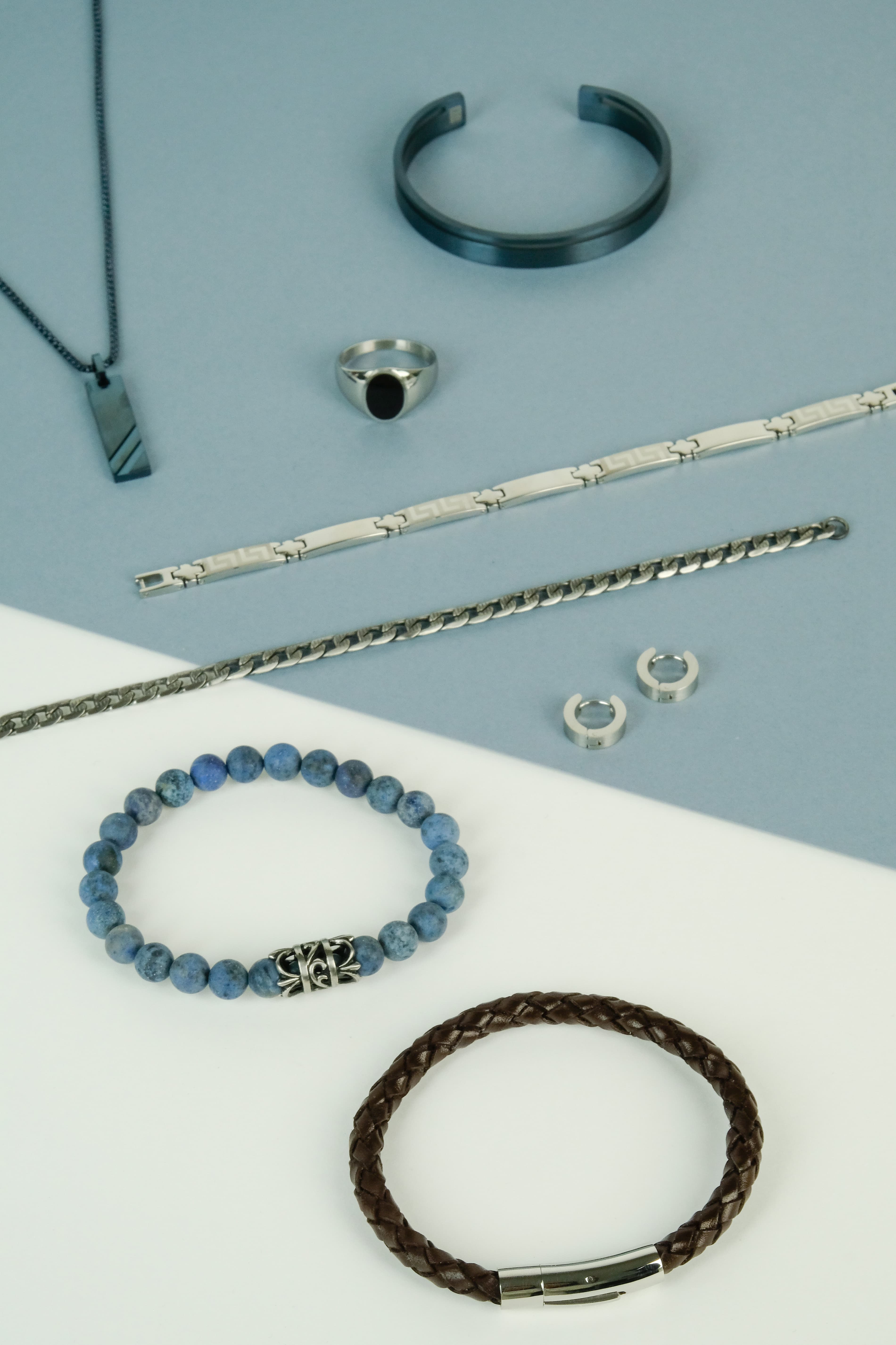 B189/ DESTOCKAGE BIJOUX FANTAISIE NEUF STOCK REVENDEUR 6 PRESENTOIRS B